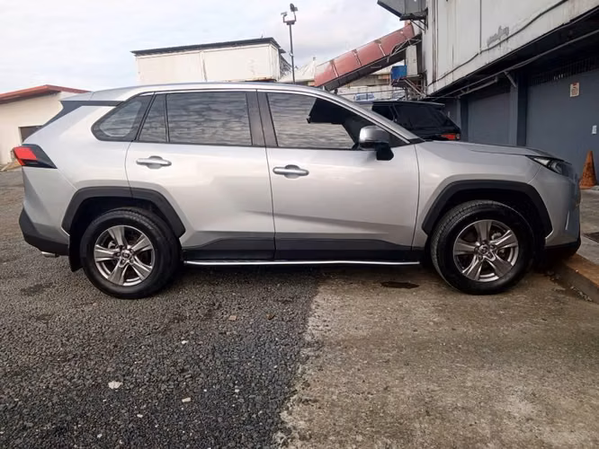 TOYOTA RAV4 2024