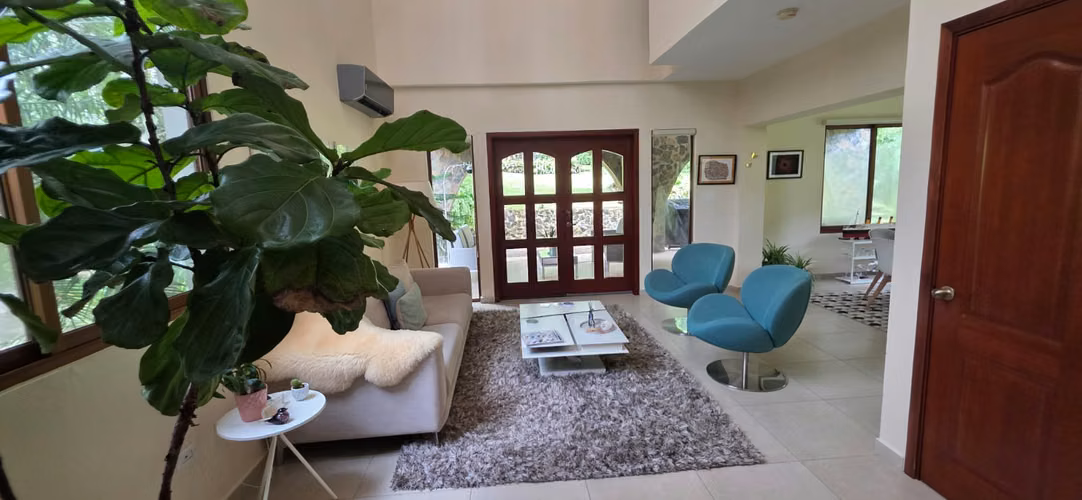 Venta Lujosa Casa En Senderos Camino de Cruces