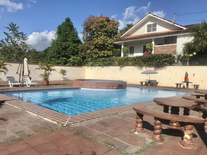 Se Vende Casa en Brisas Del Golf MDV22-7746