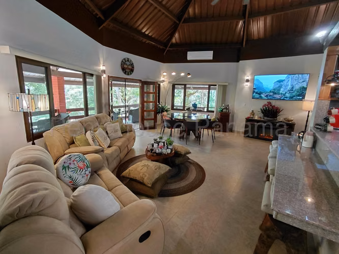 House for Sale in Cerro Azul YDU