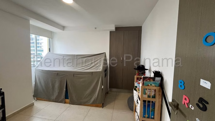 Se Alquila Apartamento en Costa del Este YDU