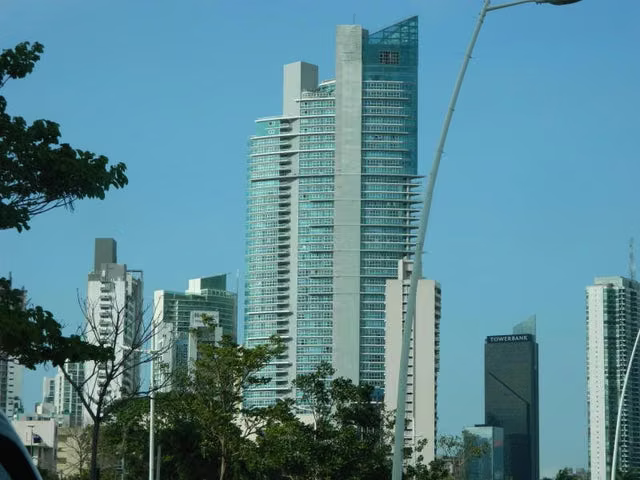 Vendo apartamento en Av. Balboa LF26-8458 Solo Cliente Directo