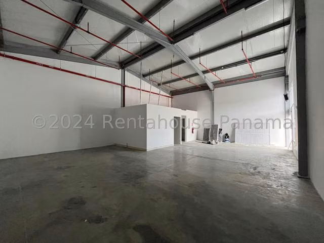 Vendo galera en Parque Lefevre LF26-3771 Solo Cliente Directo