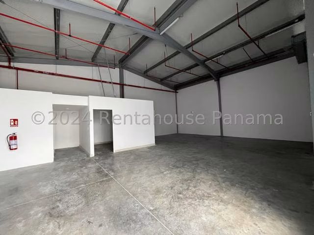 Vendo galera en Parque Lefevre LF26-3771 Solo Cliente Directo