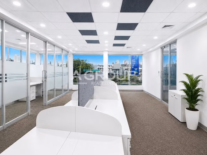Business Center La Colmena – Oficinas Privadas frente a Multiplaza