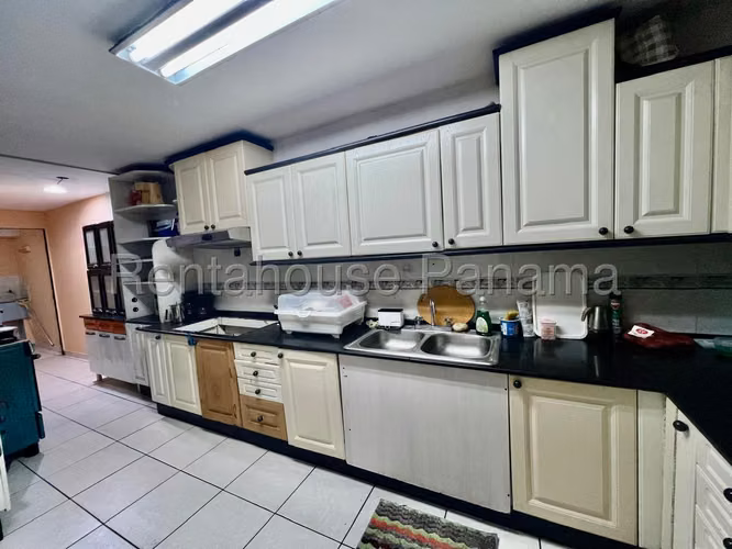 Vendo Casa en Condado del Rey OF 26-8565