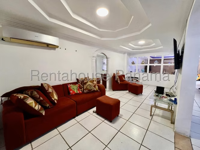 House for sale in Condado del Rey OF26-8565