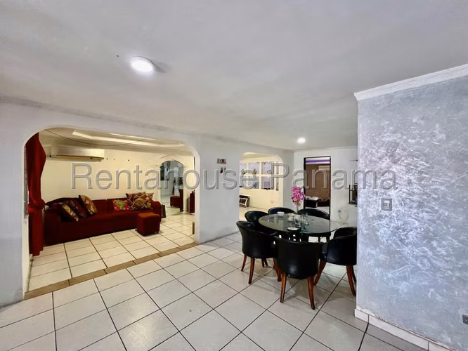 Vendo Casa en Condado del Rey OF 26-8565