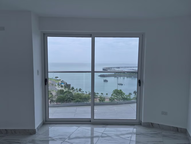 OFERTA  VENTA DE  APARTAMENTO FRENTE AL MAR