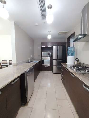 Lujo Frente al Mar en Grand Tower | Vista Panorámica | $348K