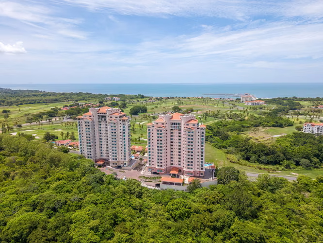 Apartamento en Venta en Vista Mar con Vistas al Golf y al Mar