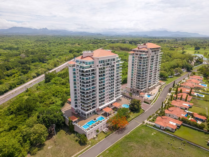 Apartamento en Venta en Vista Mar con Vistas al Golf y al Mar