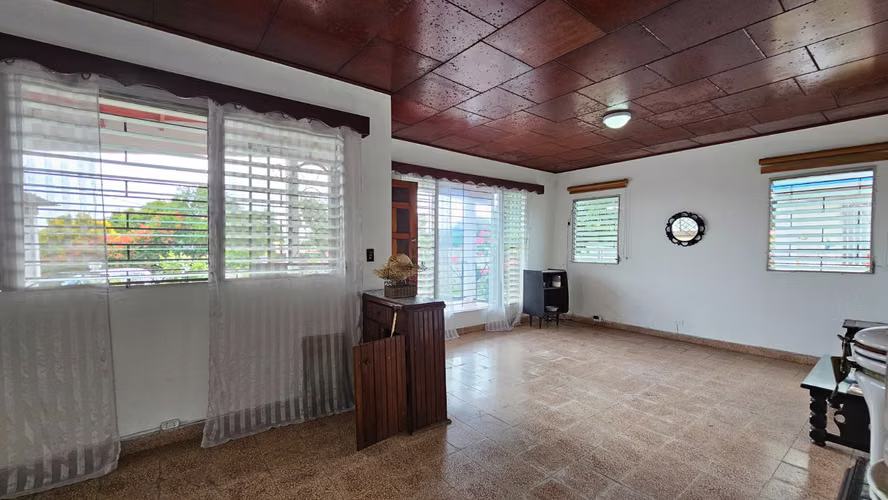 Casa a la venta en Pedregal, Panamá. Con amplio terreno, anexo independiente y excelente ubicación - Imagen 8