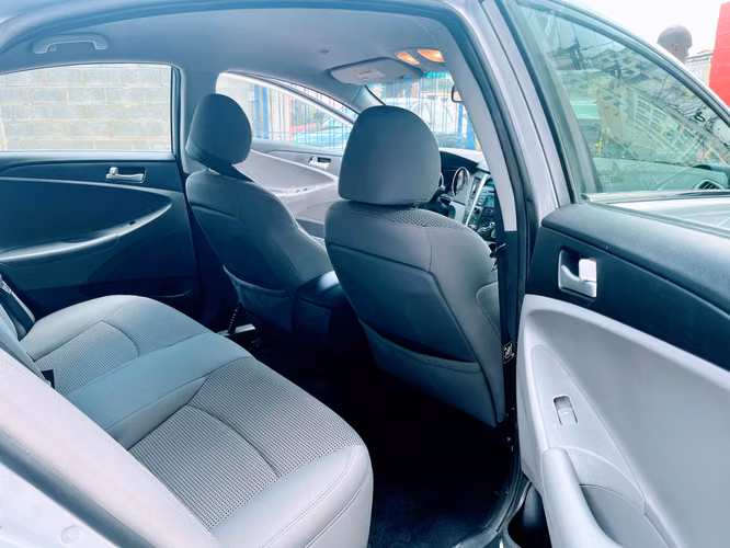 HYUNDAI SONATA 2012