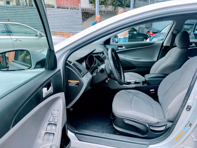 HYUNDAI SONATA 2012