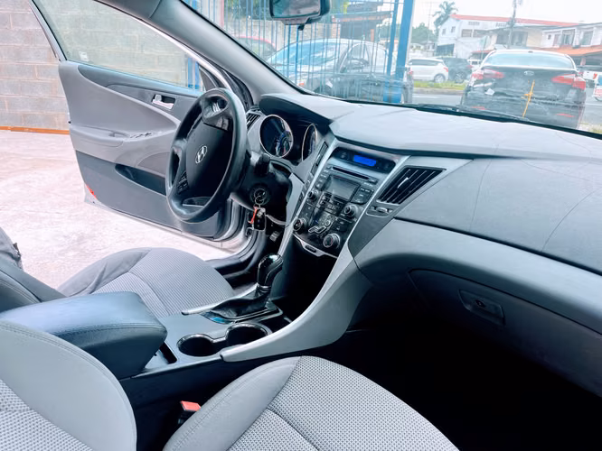 HYUNDAI SONATA 2012