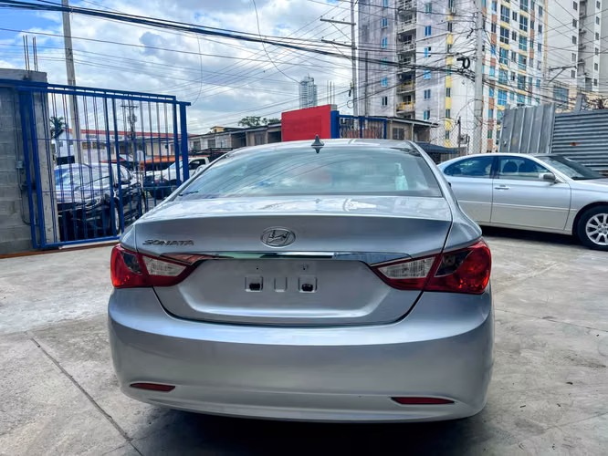 HYUNDAI SONATA 2012