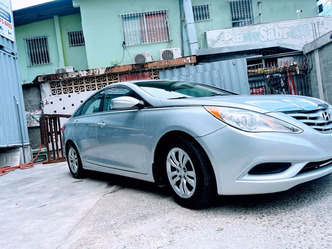 HYUNDAI SONATA 2012