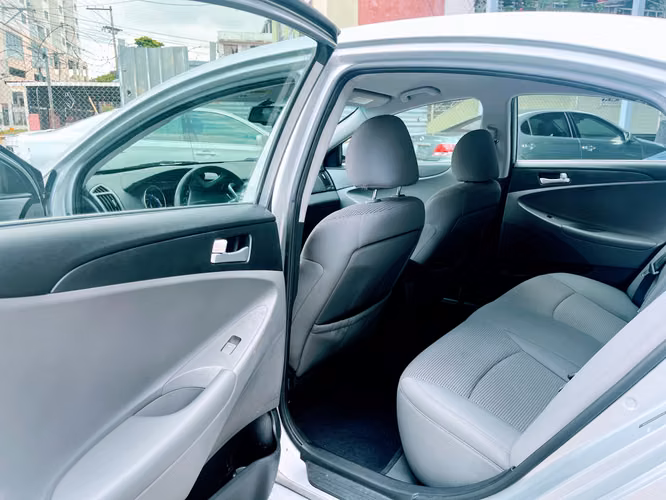 HYUNDAI SONATA 2012