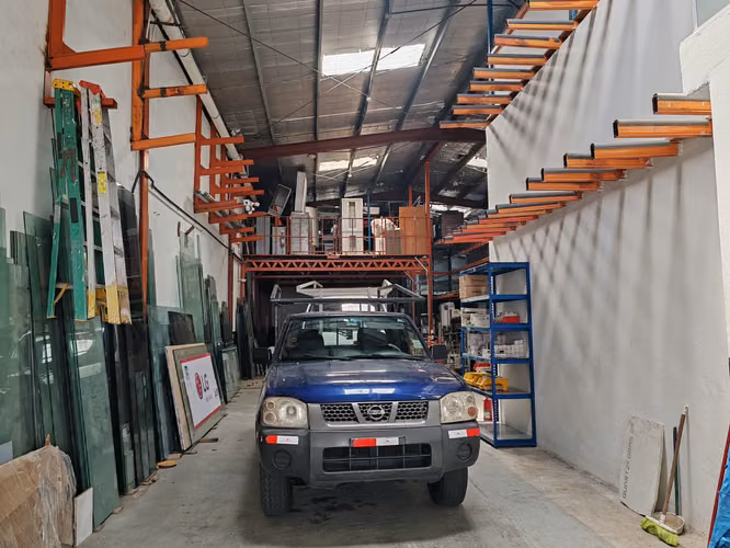 Bodega Parque Lefevre Venta