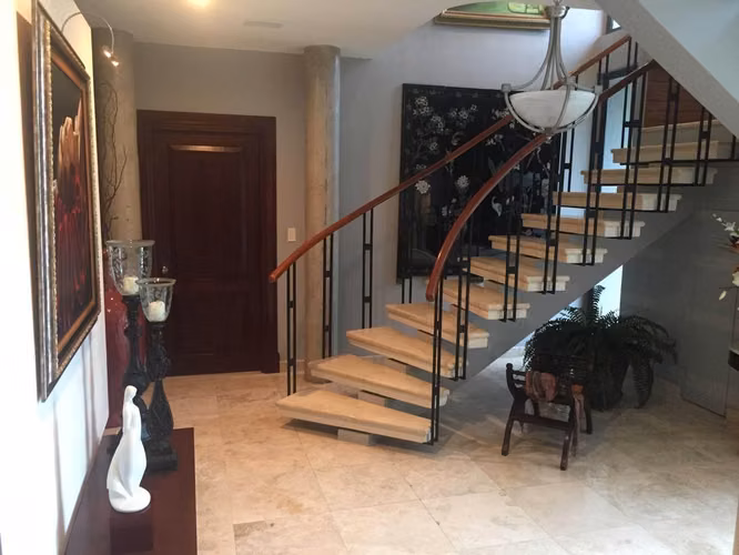 LGU-Venta de casa en Costa del Este, Begonias.