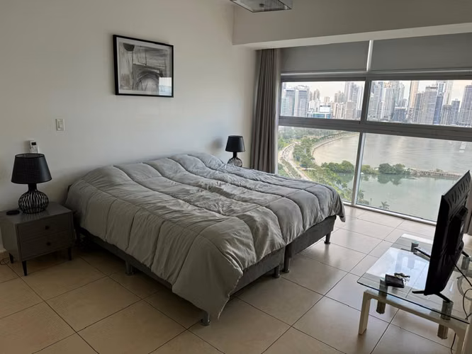 VENTA APARTAMENTO AVENIDA BALBOA 125M2 PH WHITE TC