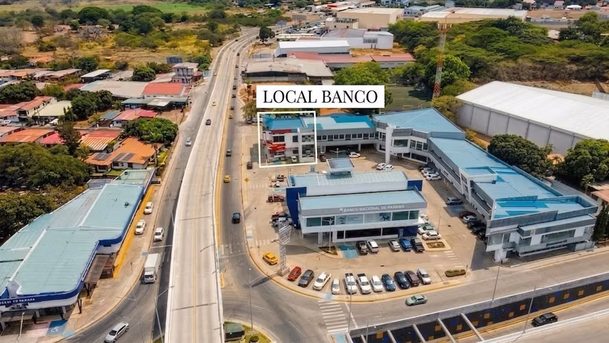 Se Alquila Local en Plaza CEFA en Chitré Ideal para Sucursal Bancaria