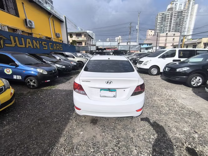 HYUNDAI ACCENT 2015 AUTOMATICO.... TODO ORIGINAL