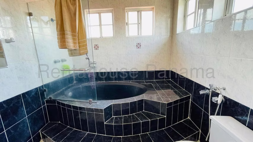Venta Casa El Doral El Bosque 26YCG8606