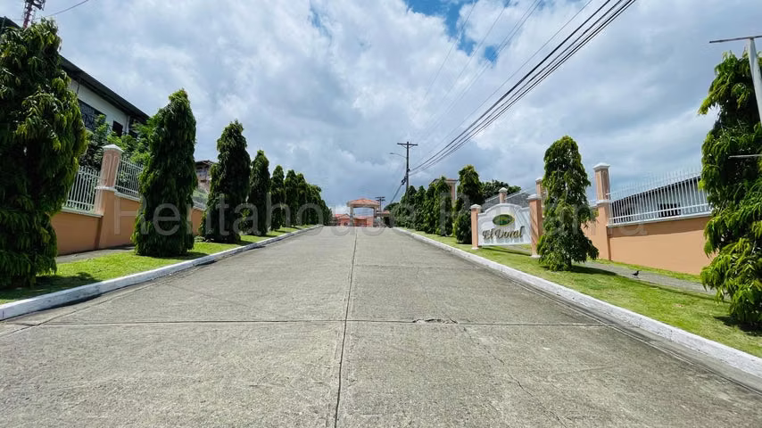 Venta Casa El Doral El Bosque 26YCG8606