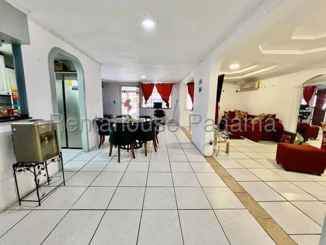 Se Vende Casa en Condado del Rey MDV26-8565
