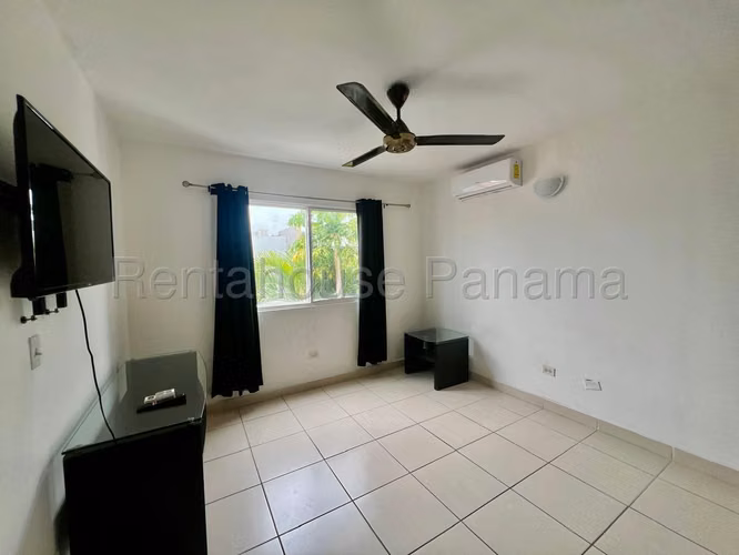 Se Vende Casa en Brisas Del Golf MDV26-8564