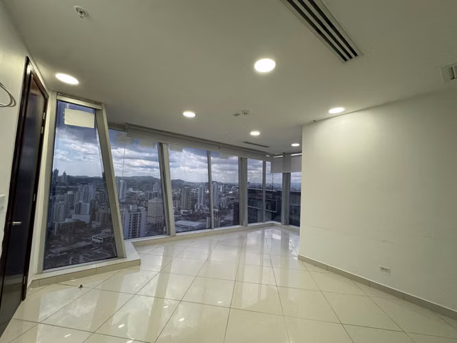 Venta de oficina amoblada en Obarrio
