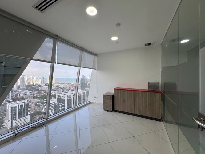 Venta de oficina amoblada en Obarrio