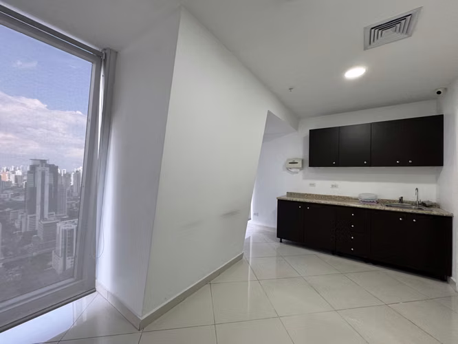Venta de oficina amoblada en Obarrio