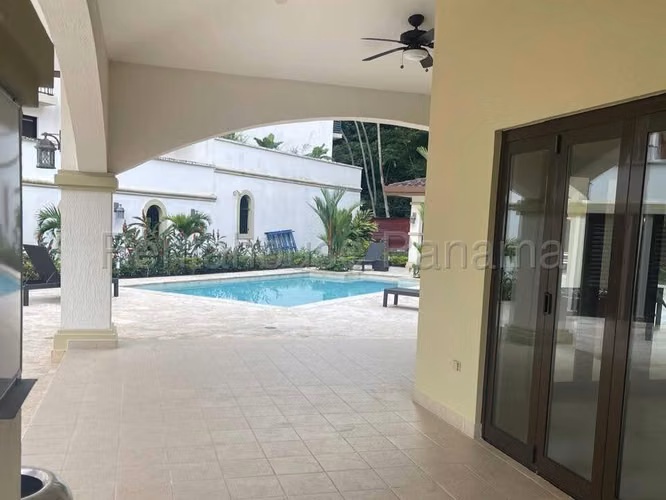 Se Vende Apartamento en Albrook VLU26-7843