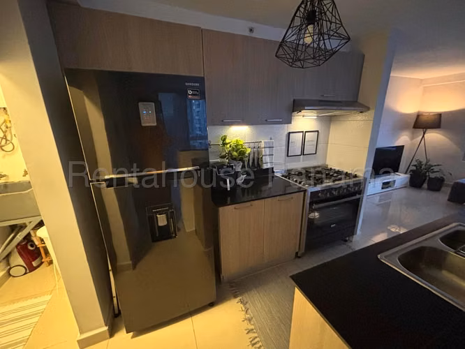 Se Vende Apartamento en Carrasquilla VLU26-8601