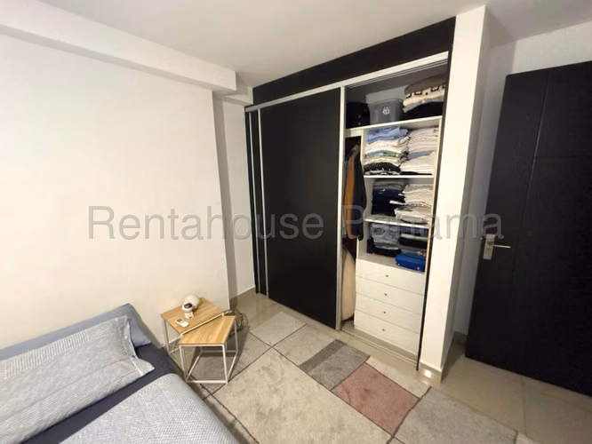 Se Vende Apartamento en Carrasquilla VLU26-8601