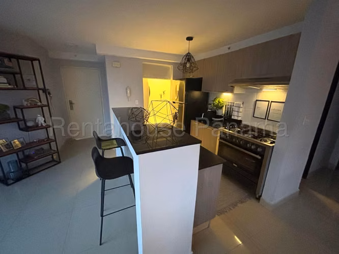 Se Vende Apartamento en Carrasquilla VLU26-8601