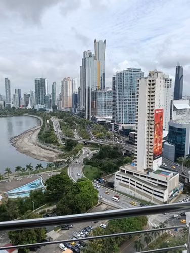  Vive en Pta Paitilla con estilo frente a la Bahía de Panamá 