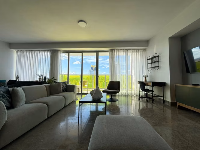 Alquiler de apartamento en Yoo Cinta Costera