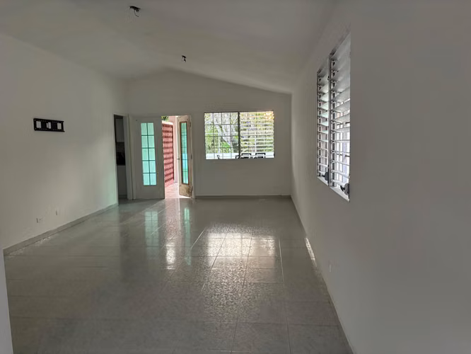 ALQUILER DE CASA EN BRISAS DEL GOLF
