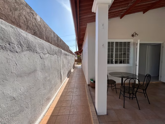ALQUILER DE CASA EN BRISAS DEL GOLF