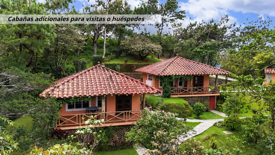 Se vende Amplia Casa en Altos del Maria con vistas panorámicas