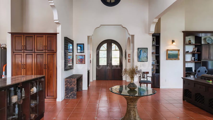 Se vende Amplia Casa en Altos del Maria con vistas panorámicas