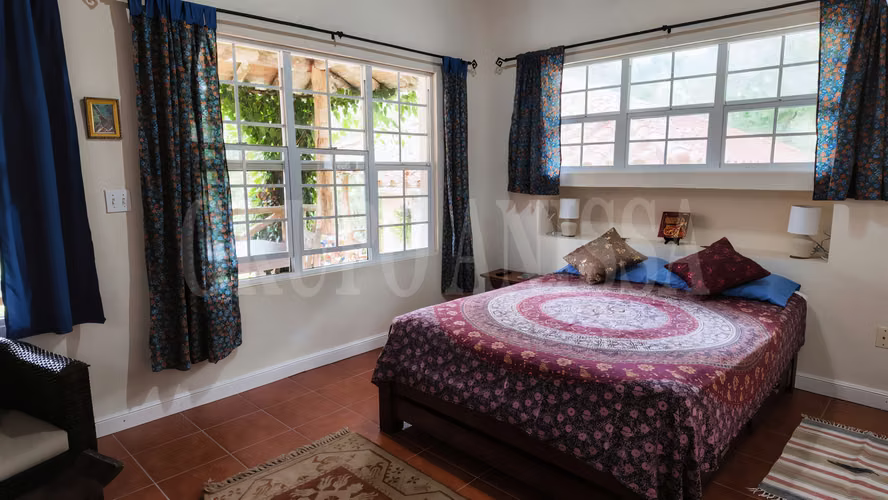 Se vende Amplia Casa en Altos del Maria con vistas panorámicas