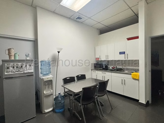 Venta de Consultorio en Obarrio Torre Cosmos NS