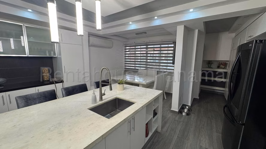Alquiler de Casa en El Bosque Residencia el Doral KC