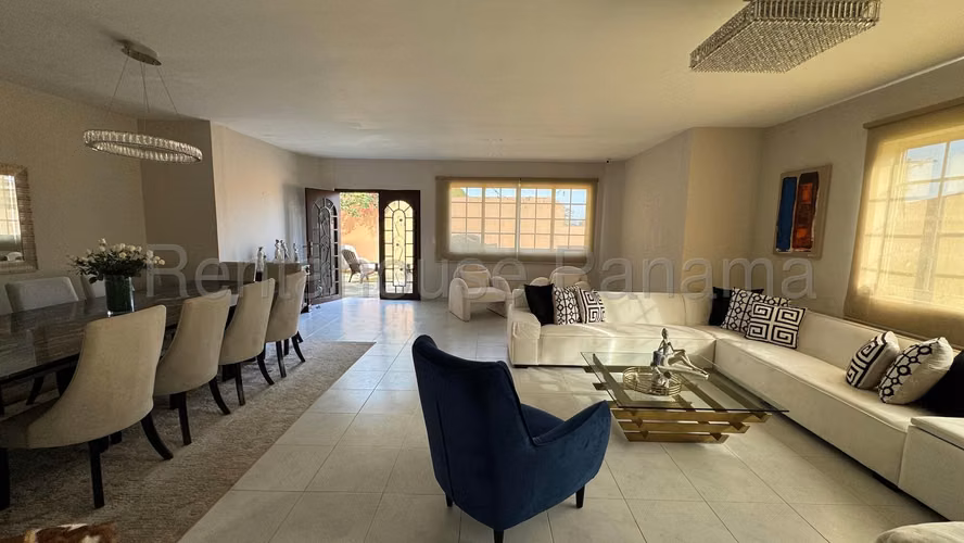 Alquiler de Casa en El Bosque Residencia el Doral KC
