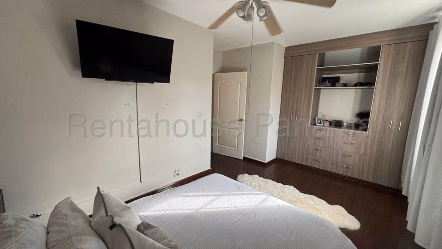 Alquiler de Casa en El Bosque Residencia el Doral KC